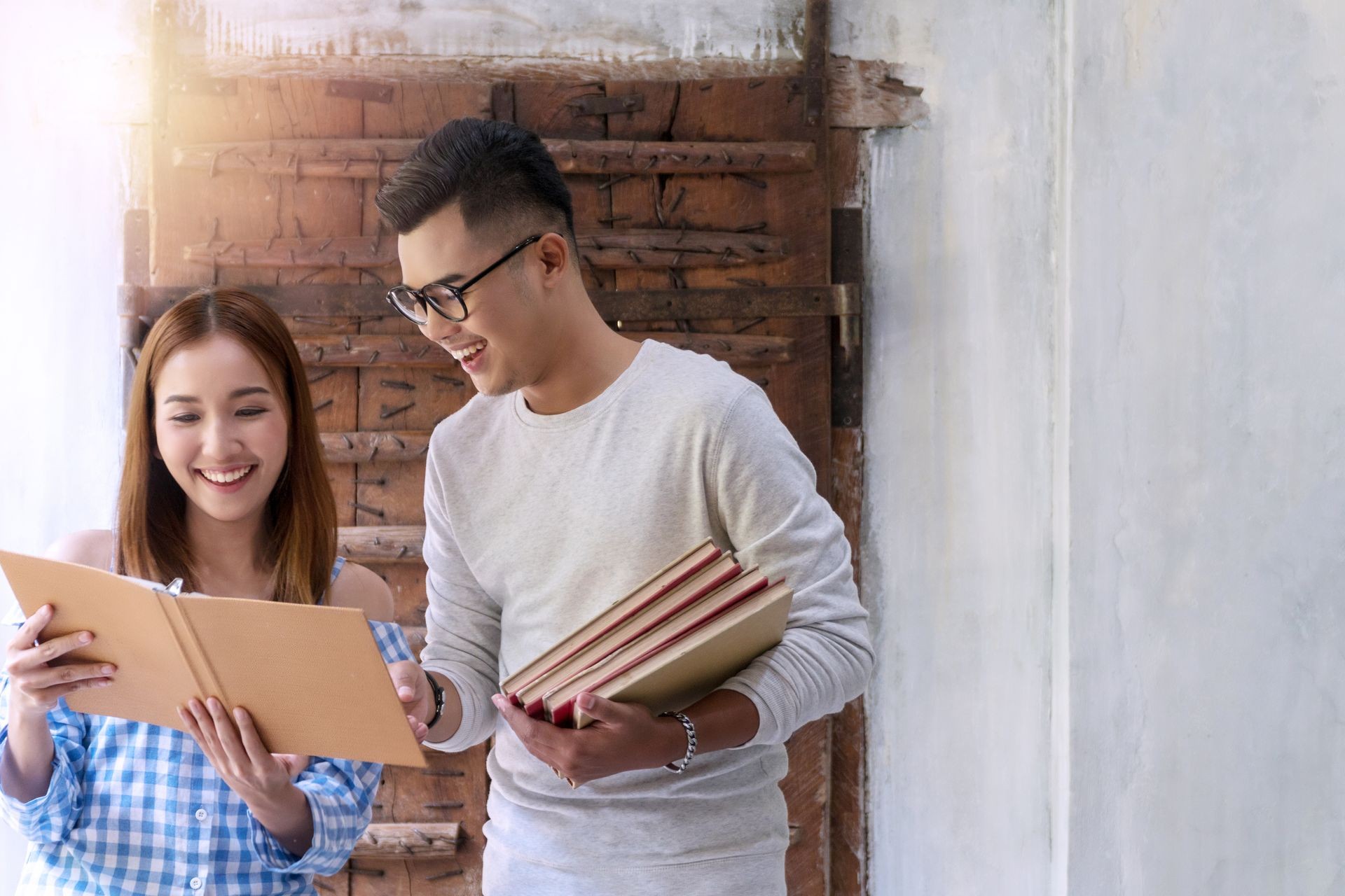 Te ayudamos a elegir tu máster, carrera o formación profesional Te ayudamos a elegir tu máster, carrera o formación profesional